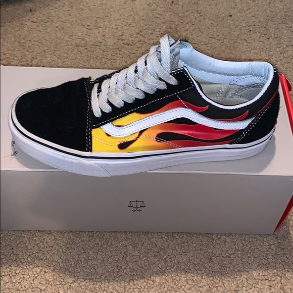 Flame Vans - Picture 1 of 4